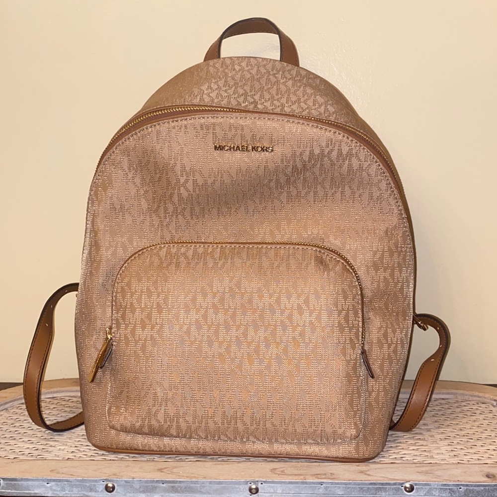NWOT - Michael Kors backpack.